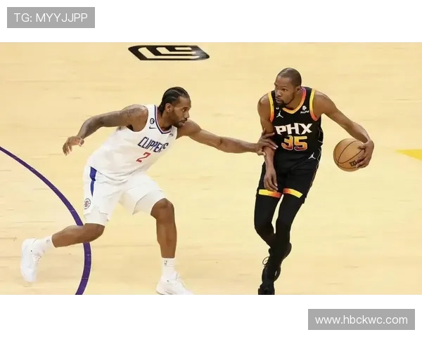 伦纳德单打制造错位，比上季得分更稳定